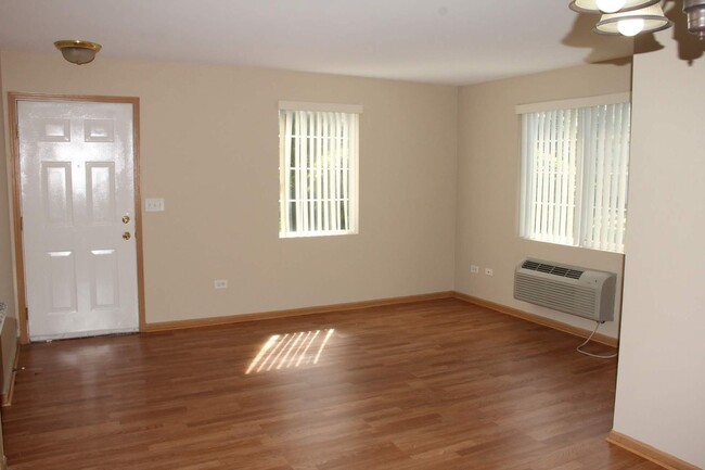 Foto del edificio - 2 Bedroom 2 Bath Condo in Carpentersville ...