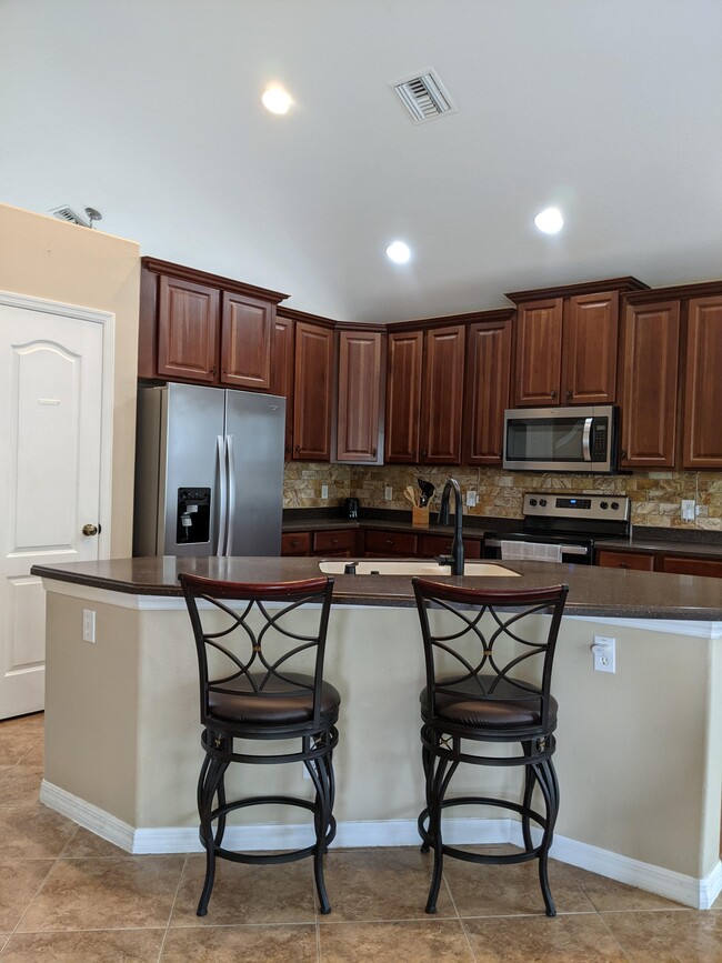 Foto del edificio - 2458 Blackburn Cir
