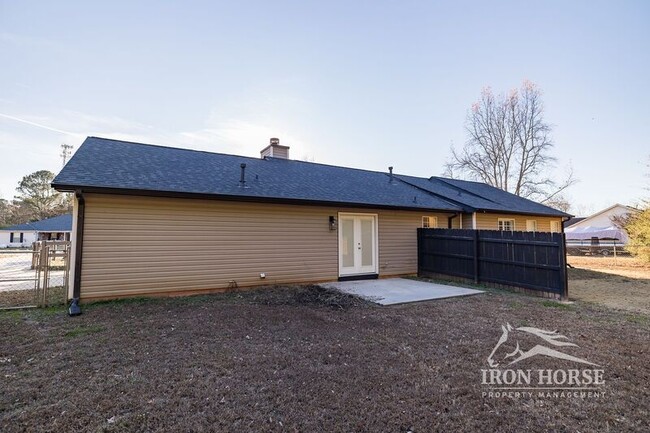 Building Photo - 1030 Hunter Trail