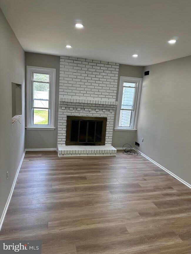 18 Madison St, Logan Township, NJ 08085 Townhome Rentals in Logan