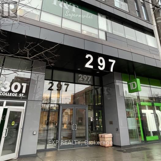 Building Photo - 297 College St
