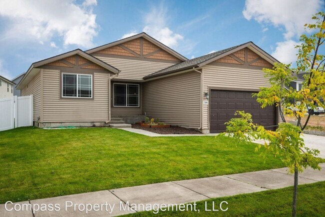 Foto del edificio - 3 br, 2 bath House - 7290 N Bandon Ln.