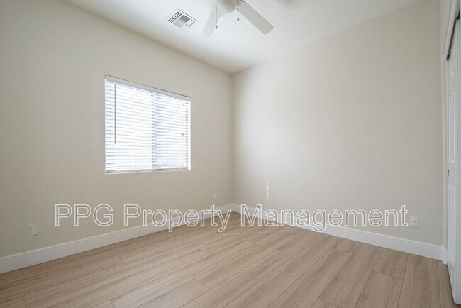 Foto del edificio - 14555 W Ventura St