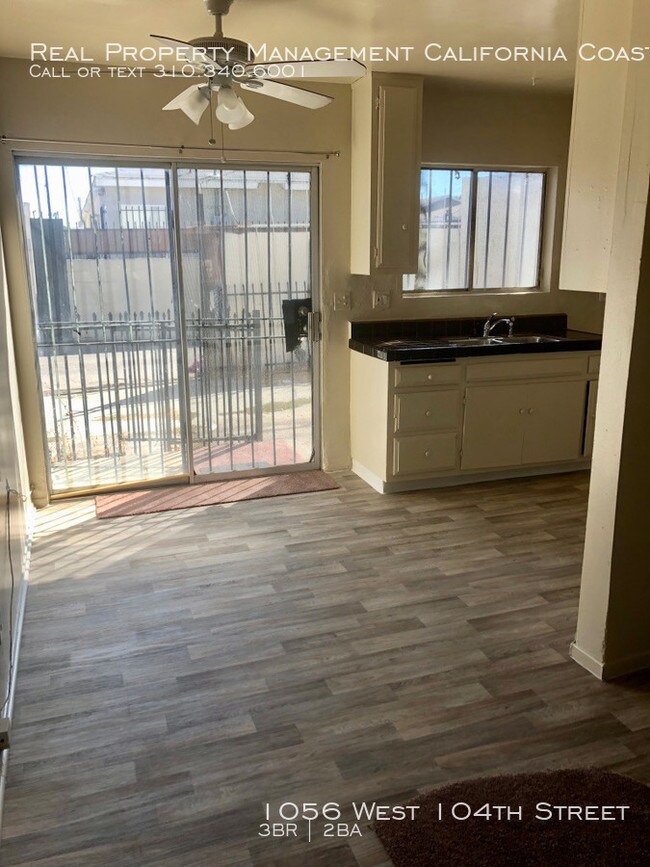 Foto del edificio - 1056 W 104th St