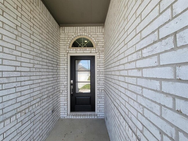 Building Photo - 3630 Oakvale Dr