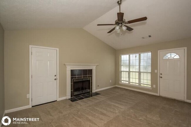 Foto del edificio - 1223 To Lani Farm Rd, Stone Mountain, GA 3...