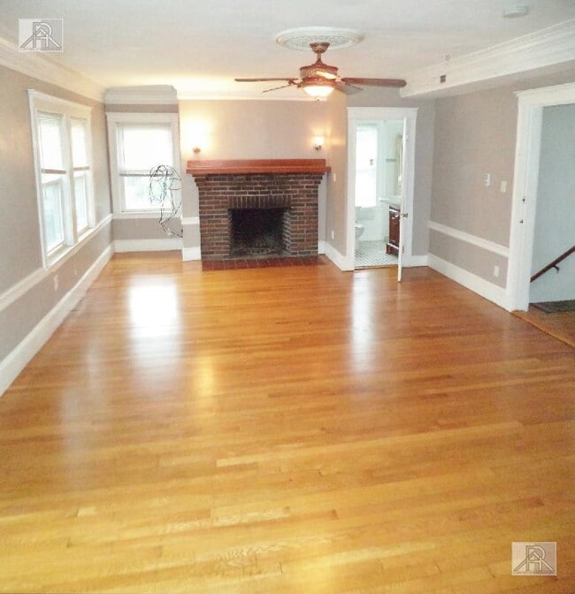 Foto del edificio - 6 bedroom in Newton MA 02467