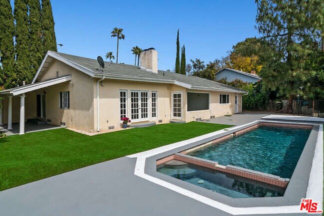 Foto del edificio - 3401 Alginet Dr