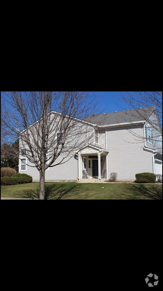 Building Photo - 2420 Reflections Dr