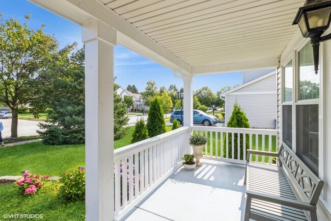 Building Photo - 485 E Thornhill Ln