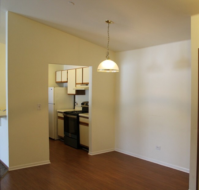 Building Photo - 1301 Cunat Ct