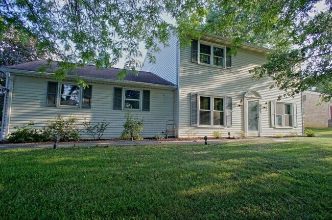 Building Photo - 136 Brookside Avenue