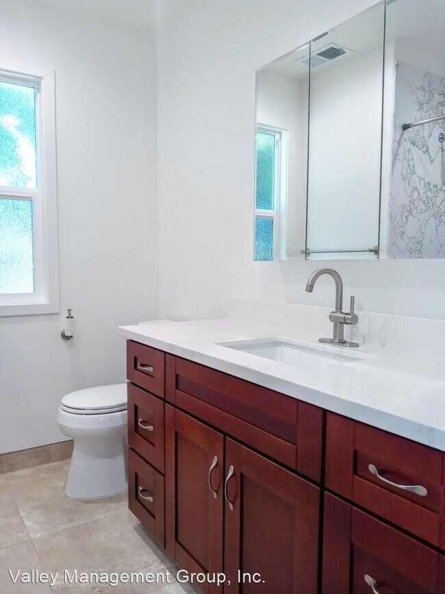 Foto del edificio - 3 br, 2 bath House - 2798 Florence Ave