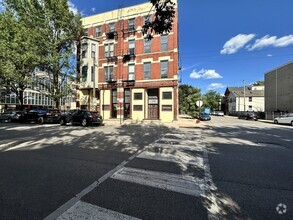 Building Photo - 1237 N Noble St