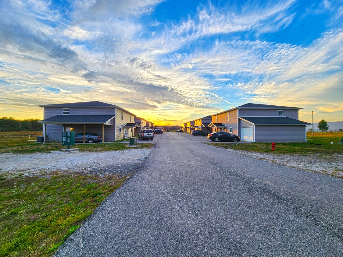 Primary Photo - Laurel Flats LLC.