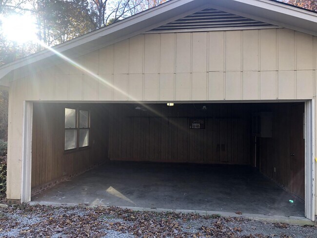 Building Photo - 1614 Medlin Rd