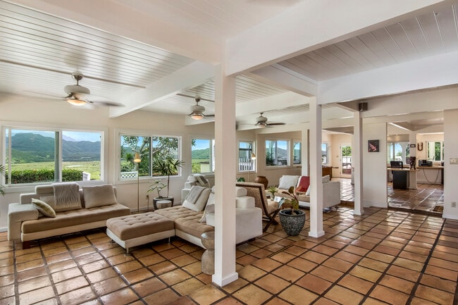 Building Photo - 1005 Kailua Rd