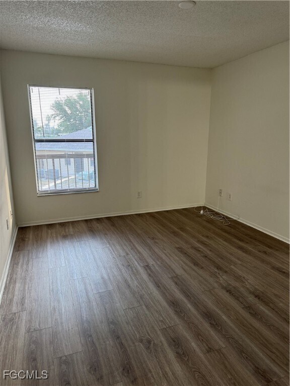 Foto del edificio - 5321 Summerlin Rd