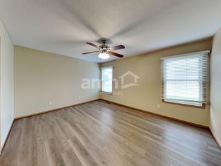 Foto del edificio - 116 Twain Ave