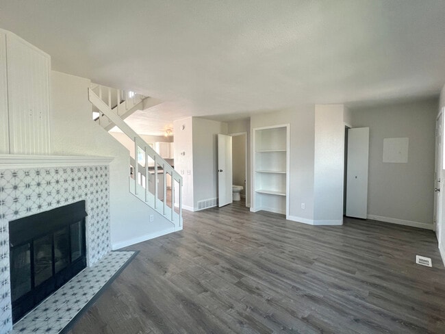 Building Photo - 3903 Smoke Tree Dr