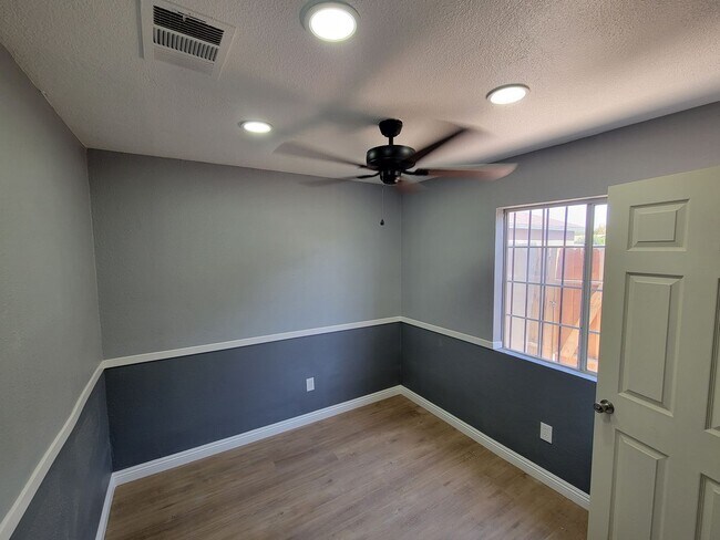 Foto del edificio - Beautifully Remodeled 5-Bedroom, 3-Bathroo...