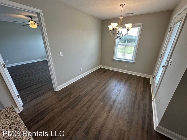 Building Photo - 4 br, 2 bath House - 108 Old Barn Road