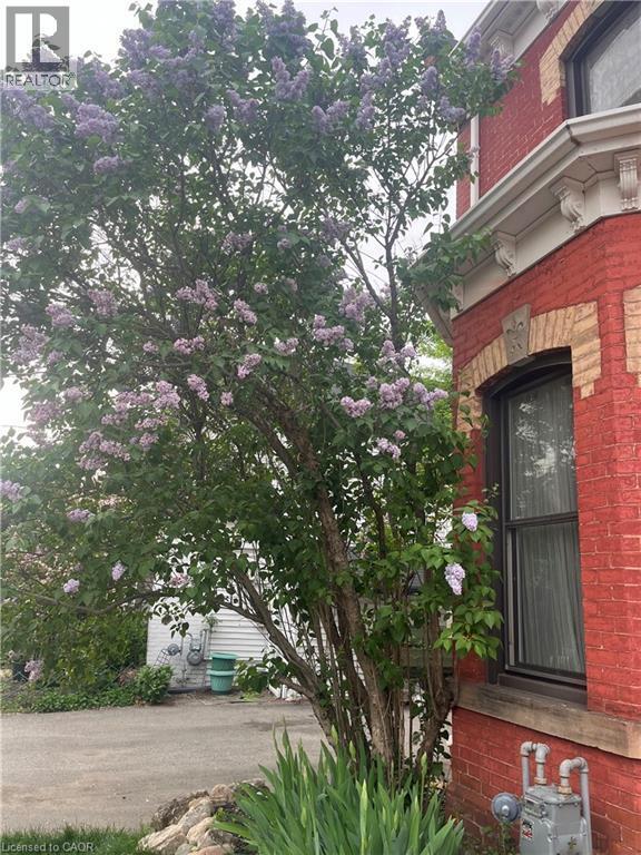 Photo du bâtiment - 276 Hunter St W