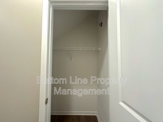 Foto del edificio - 8936 Bradstreet Commons Way