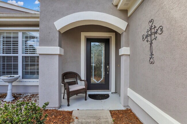 Foto del edificio - "213 Landing Lane - Charming 2-Bed, 2-Bath with Den and Sun Room Home, 1,550 Sq Ft of Comfort in ...