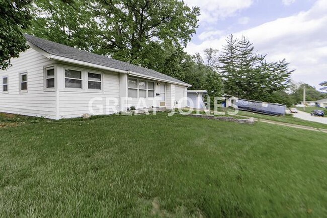 Building Photo - 8433 Engler Ave