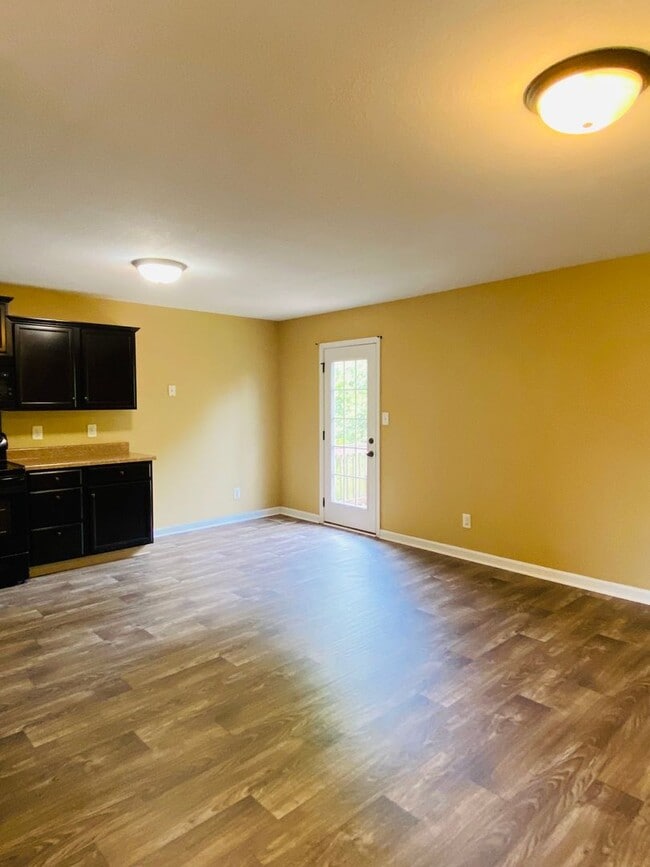 Building Photo - 1725 Thistlewood Dr