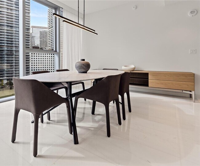 Foto del edificio - 300 Biscayne Boulevard Way