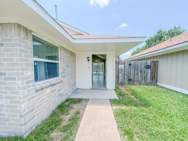 Building Photo - 3758 Varla Ln