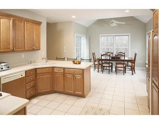 Foto del edificio - 15 Silver Brook Ln