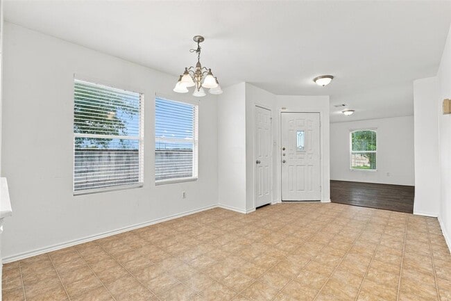 Building Photo - 5708 Colinton Ave