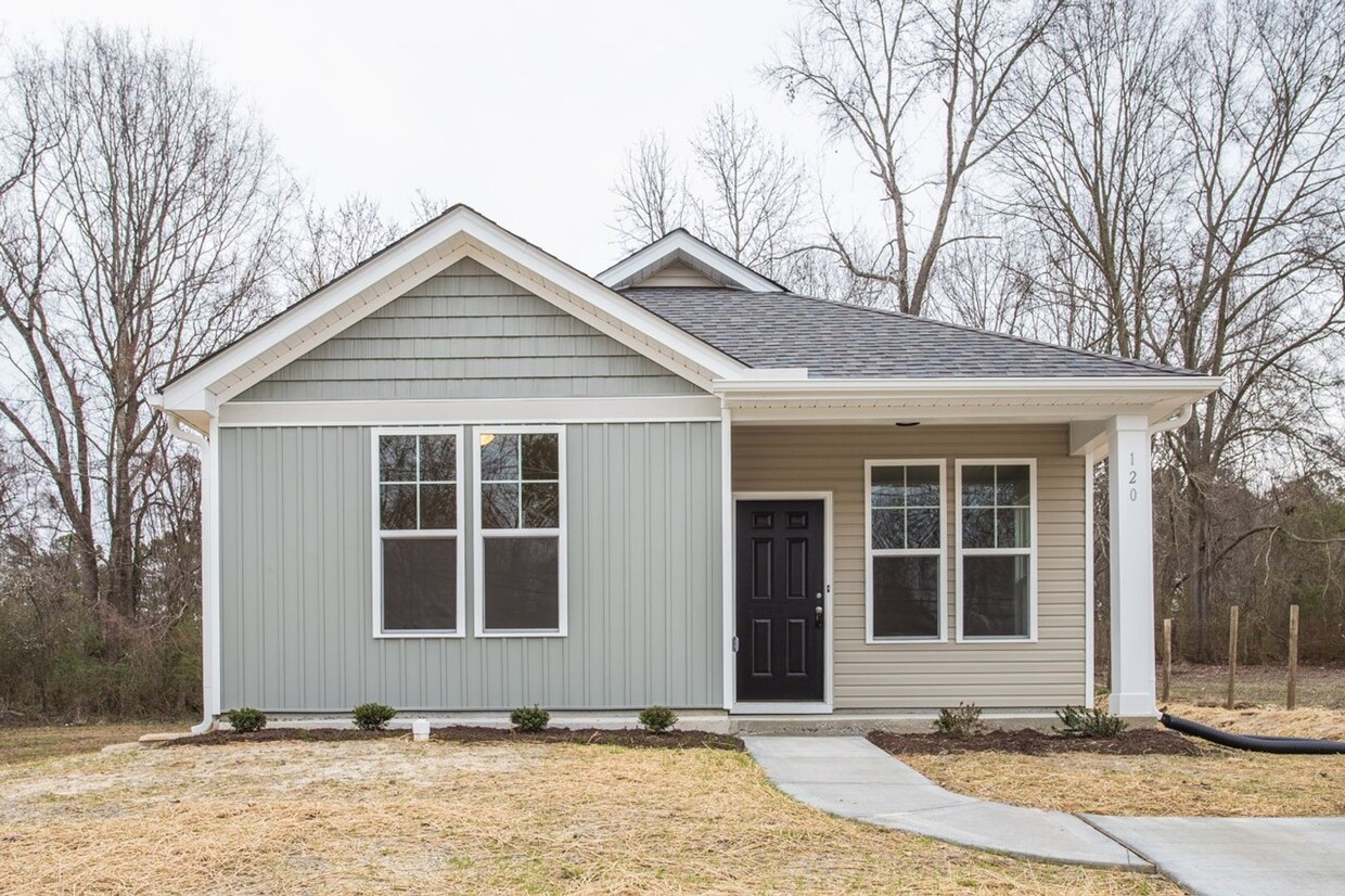 Foto principal - Beautiful Ranch Style Home in Fuquay Varina!