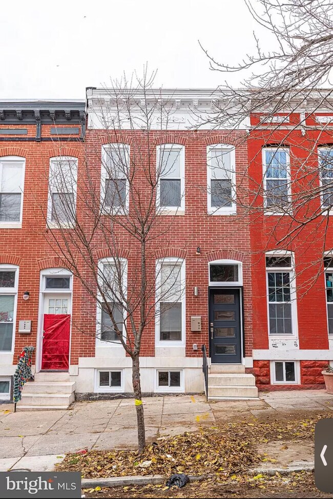 Photo - 1630 N Bond St Townhome