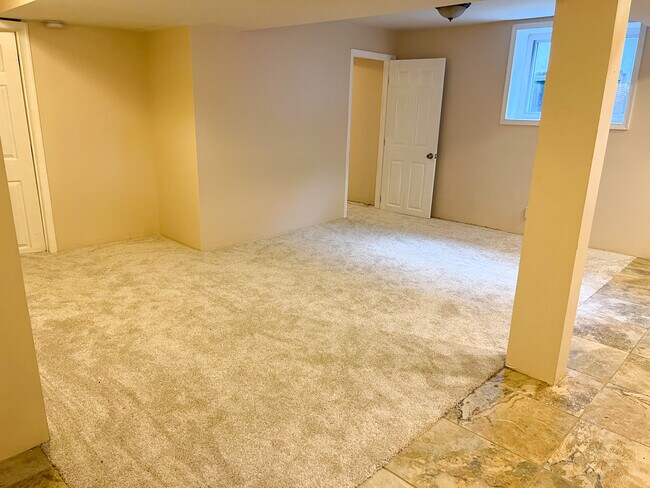 Sala de estar - 3409 Eastern Ave