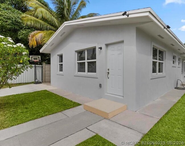 Building Photo - 1101 NW 26th St
