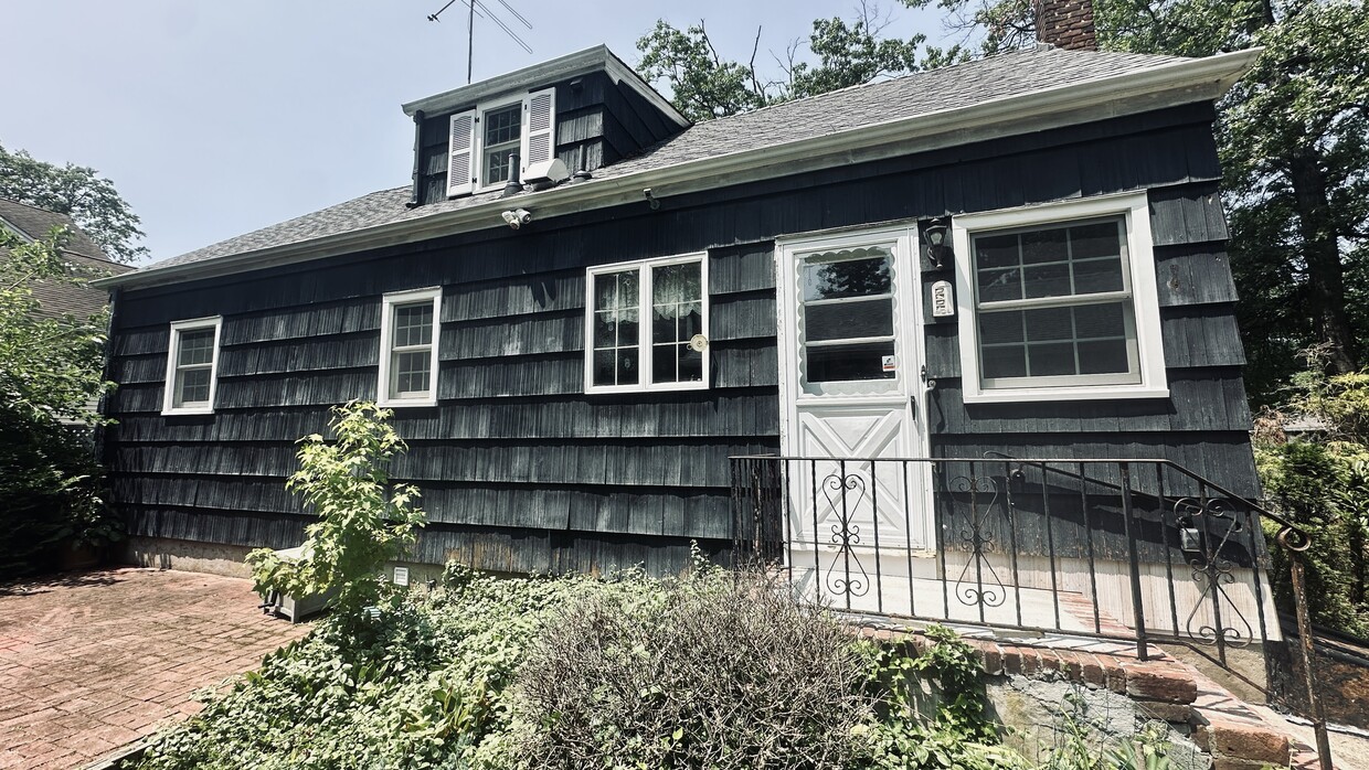 Building Photo - 87 Union Ave