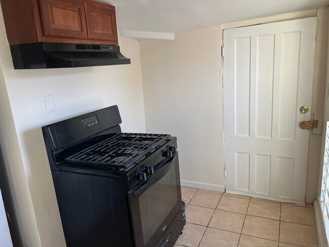 Building Photo - 1605 Park Ave