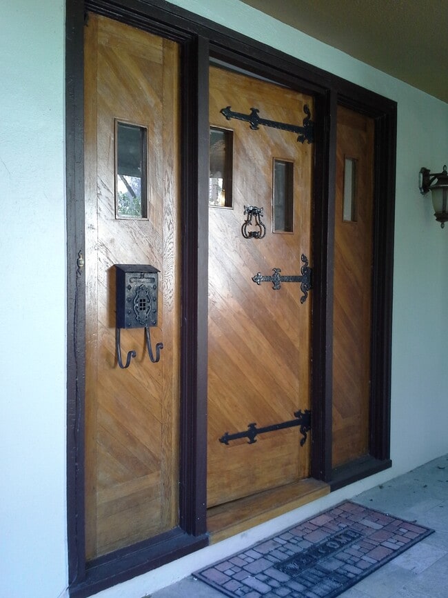 Photo - LAKE FRONT on Lake Highland! House