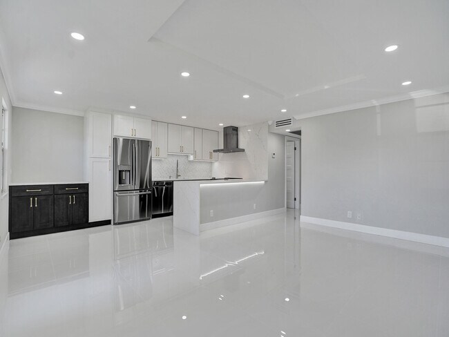 Foto del edificio - 1066 Ainslie Dr