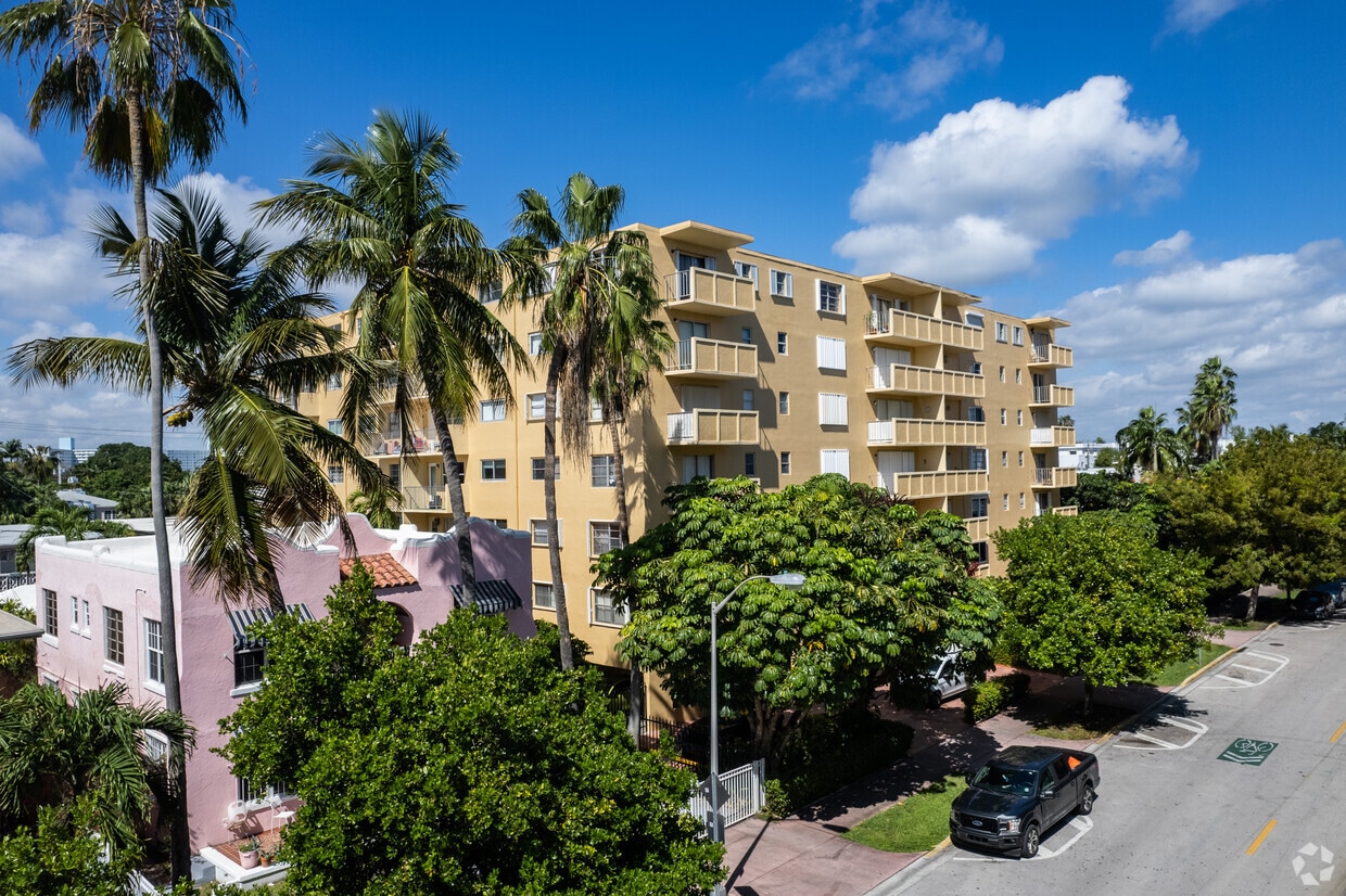 Primary Photo - Penn Terrace Towers