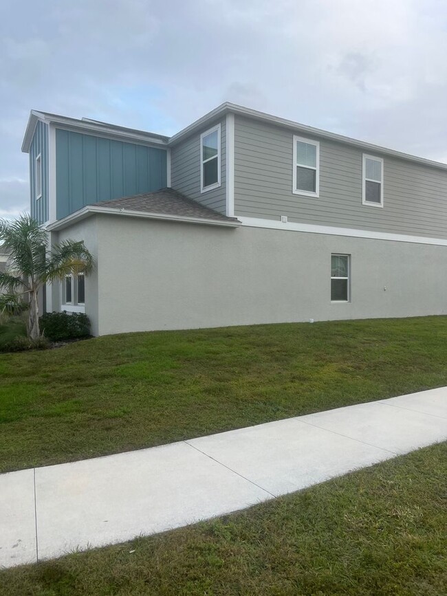 Foto del edificio - Spacious 5BR House in Winter Haven