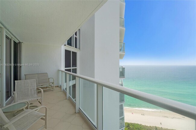 Foto del edificio - 16485 Collins Ave