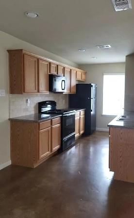 Foto del edificio - 16920 W Juneau St