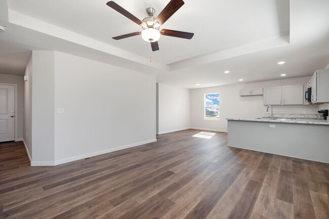 Foto del edificio - BRAND NEW 3 BEDROOM HOME - BOLIVAR, MO