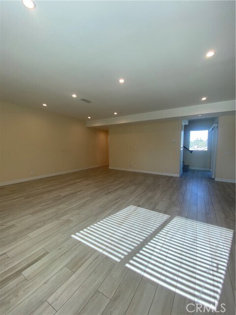 Foto del edificio - 3042 Atwater Ave