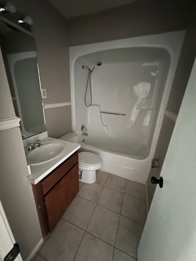Foto del edificio - 2 Bed 1 Bath House